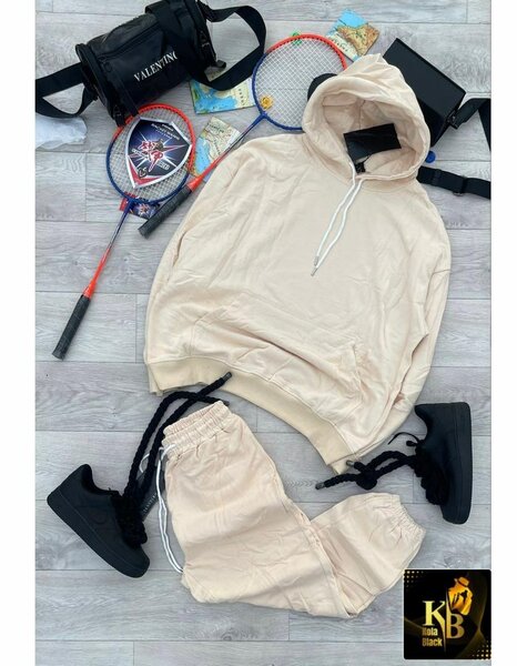 Ensemble de sport à capuche