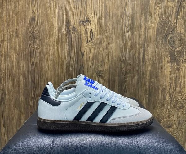 Adidas sambas