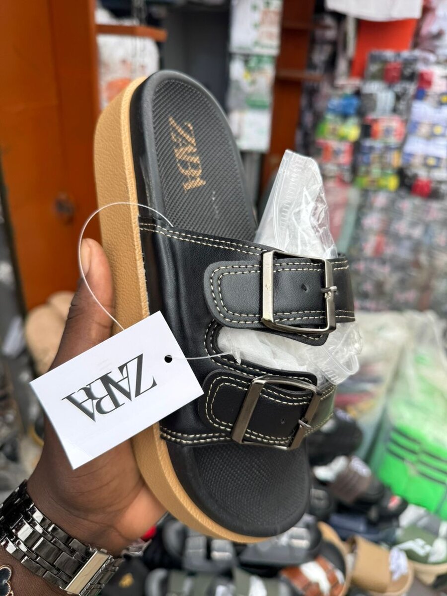 Sandales à boucles élégantes