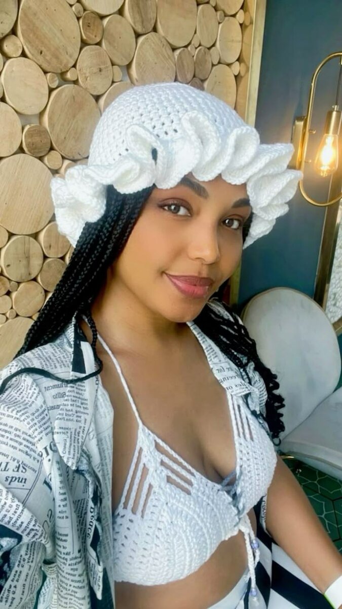 Chapeau crocheté coloré bohème