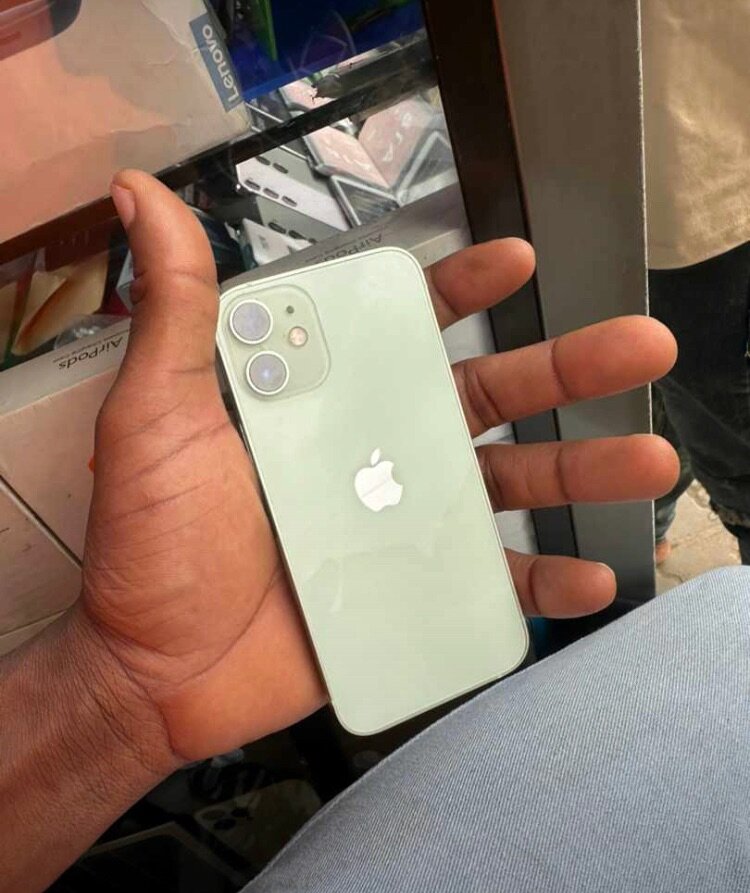 iPhone 12 mini 128Gb propre à bon prix