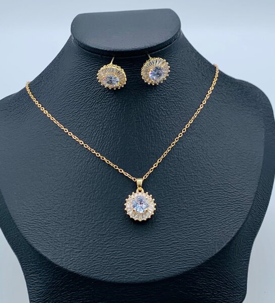 Heart necklace with earrings