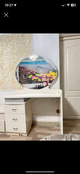 Продаю Туалетный столик