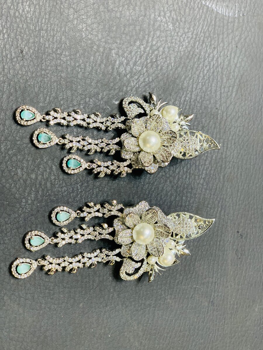 Earing. Cubic zarkoon