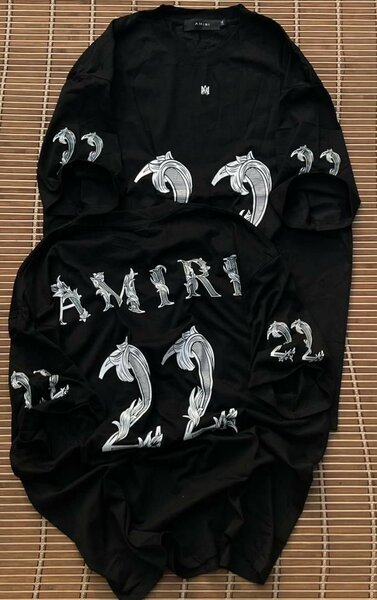 T-shirt disponible