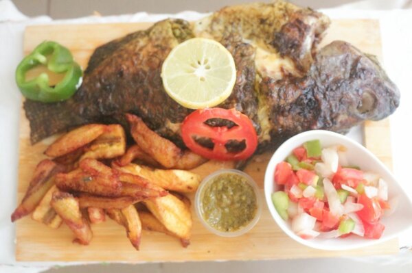 Poisson braisé avec Garnitures