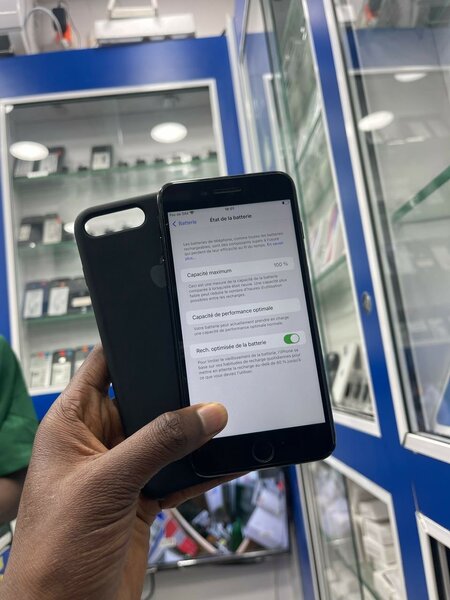 iPhone 7 Plus Noir avec Étui