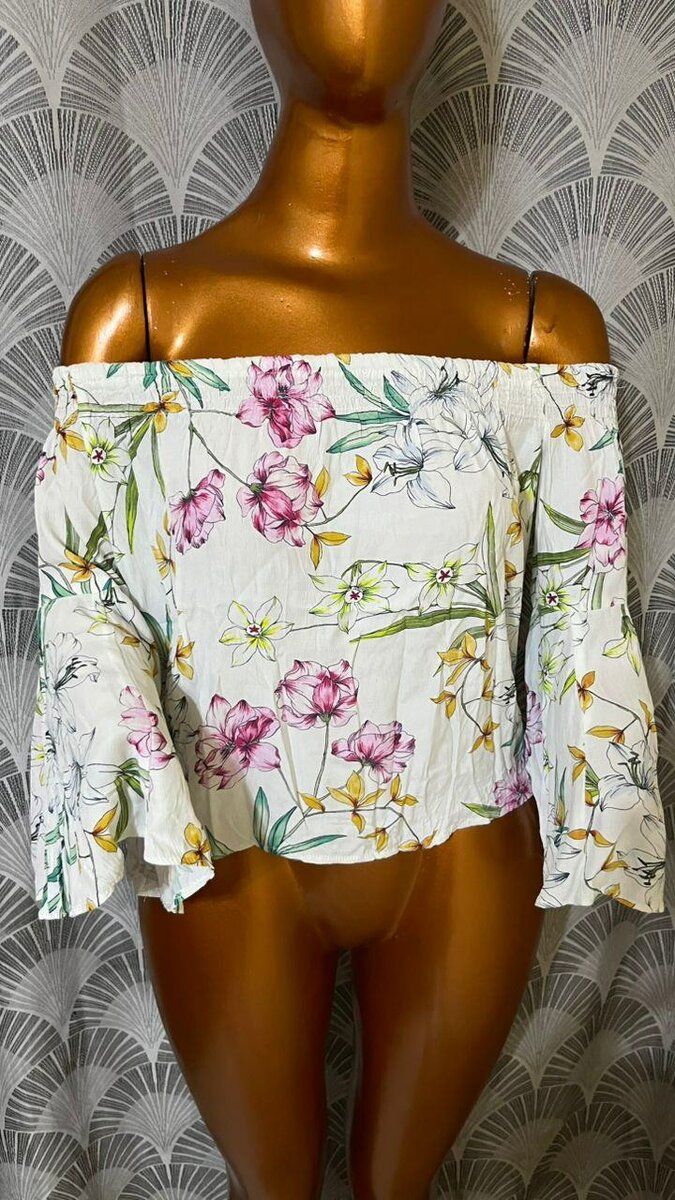 Blouse Fleurie Épaules Dénudées