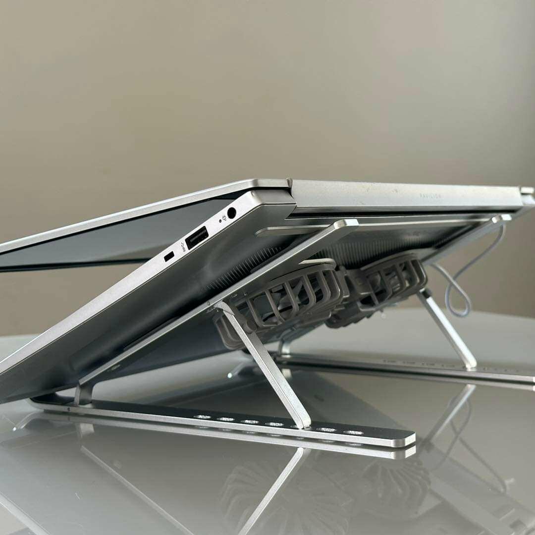 Laptops stand with cooling fan.