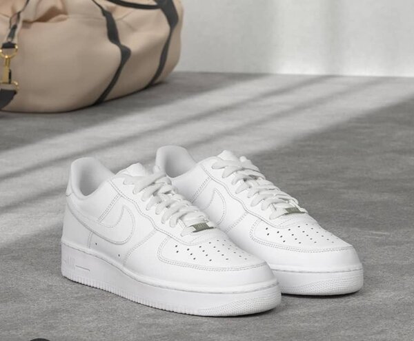 Sneakers en cuir blanc et noir