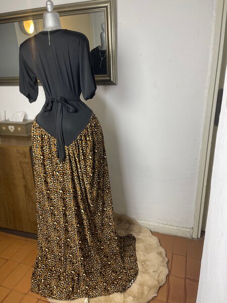 Robe longue léopard élégante