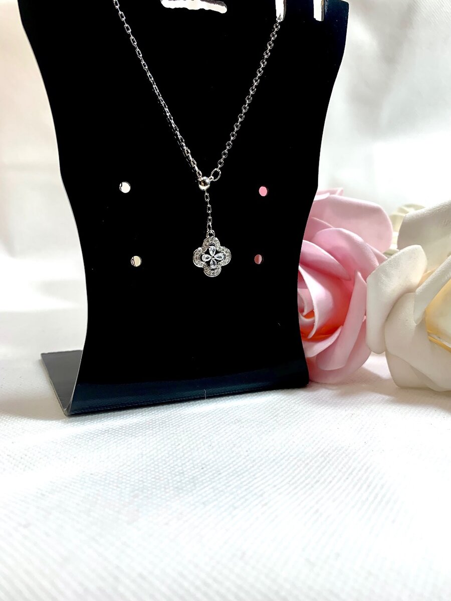 Elegant Silver Pendant Chain