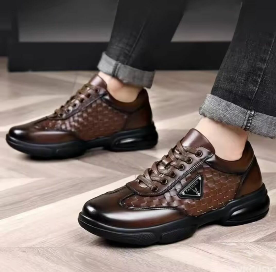 Chaussures en cuir tressé homme