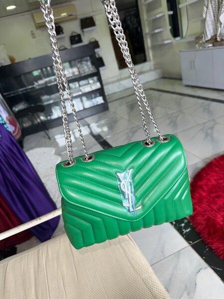 Yve Saint Laurent