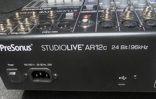 Presonus STUDIOLIVE AR12c 12-channel Mixer