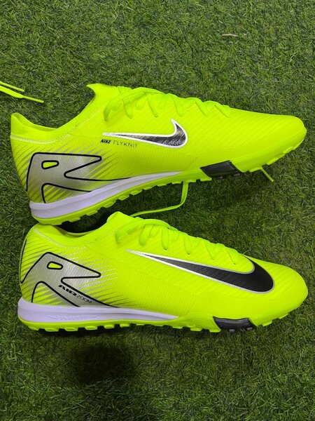 Chaussures de foot Adidas Pro