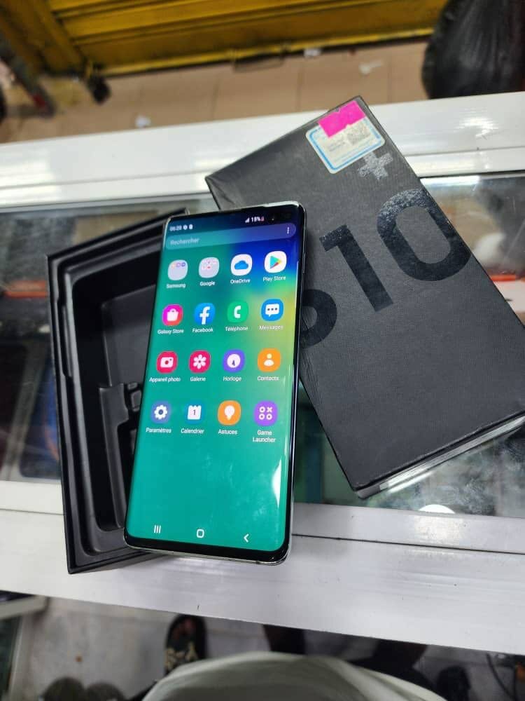 Samsung S10 - Smartphone