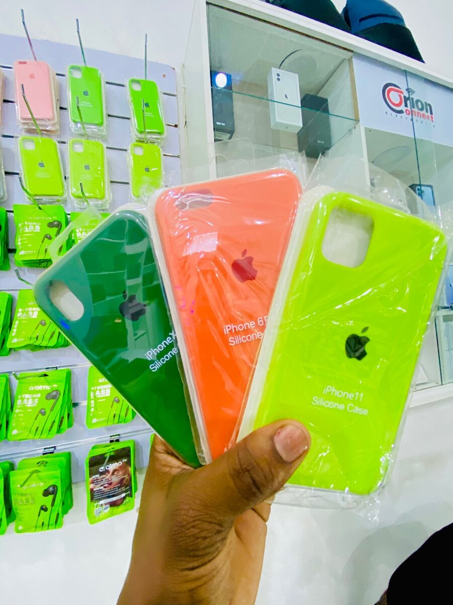 iPhone silicon pouch