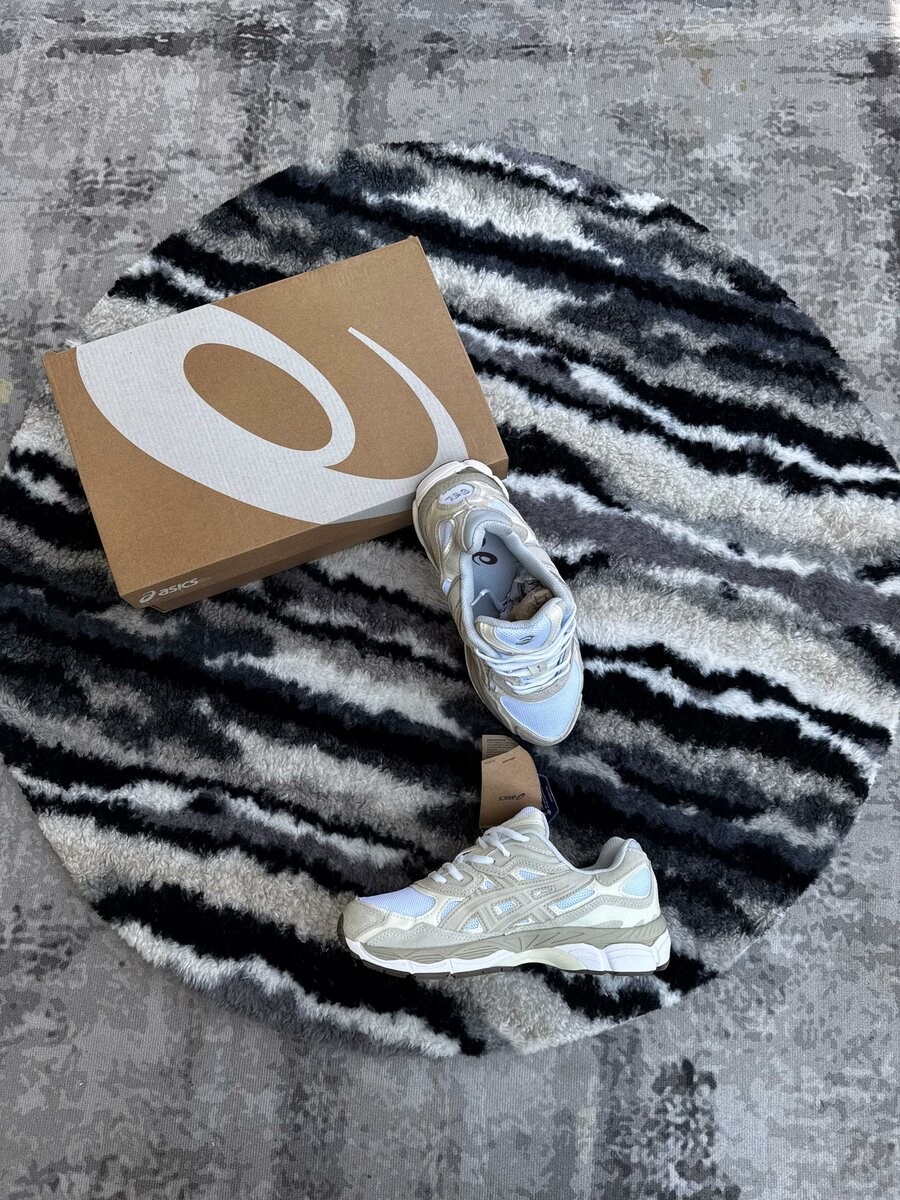 PAIRE DE ASICS WHITE