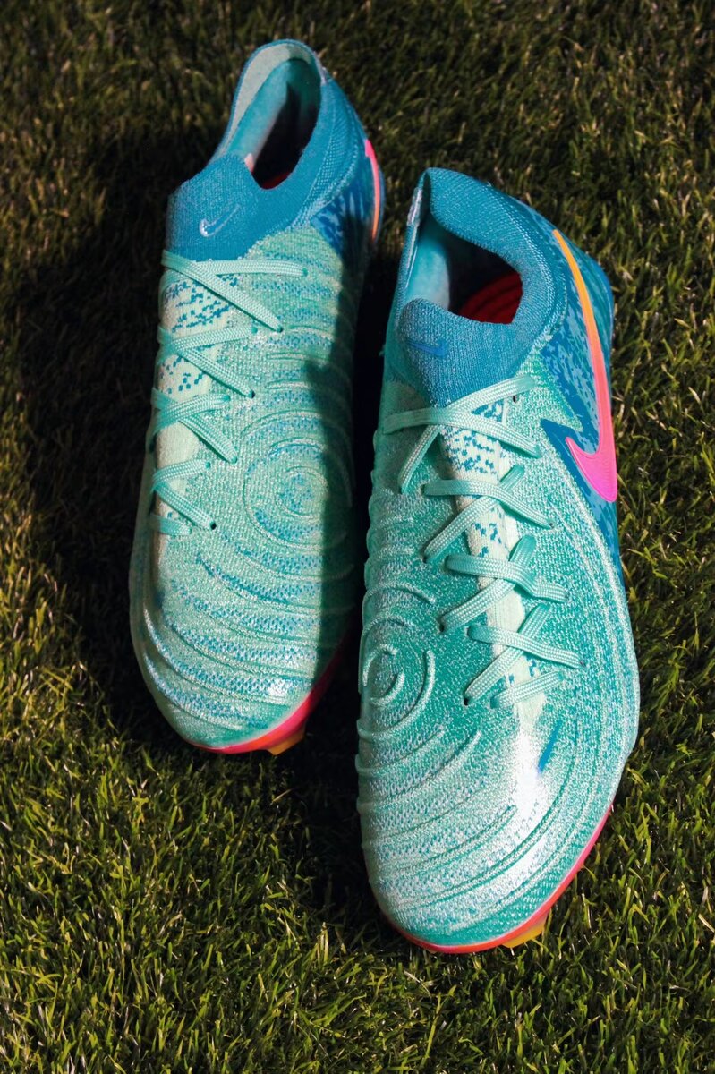 Nike Phantom GX 2 Elite LV8 FG Low-Top Football Boot O