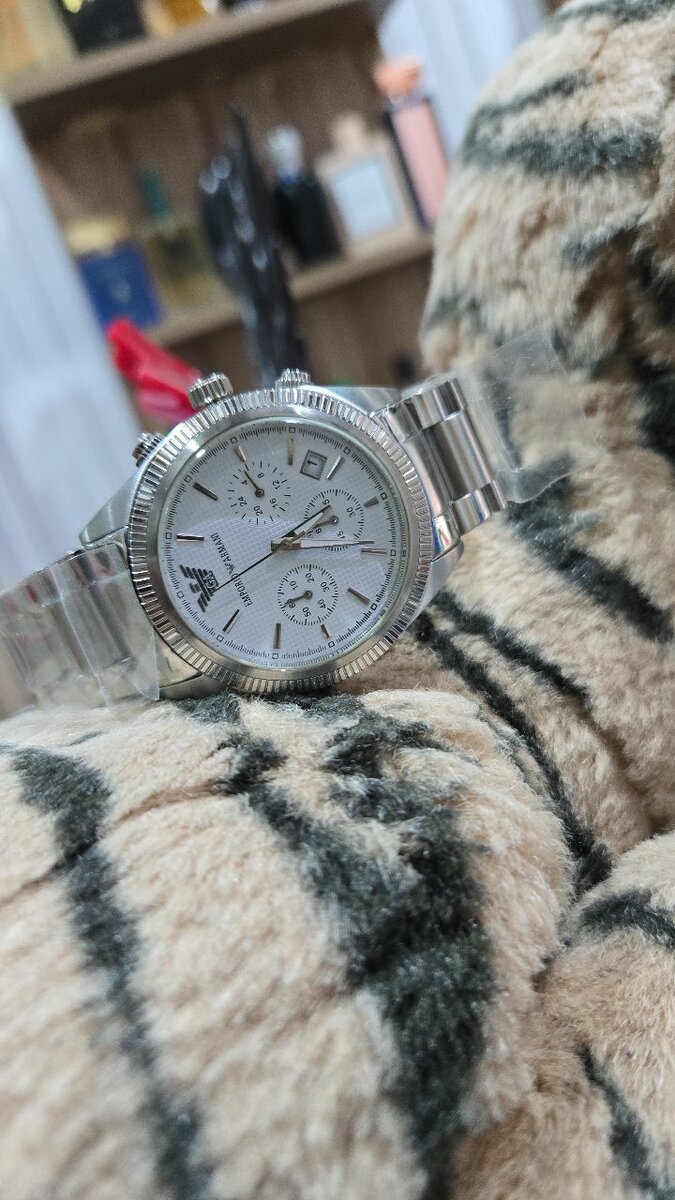 Montres élégantes en acier