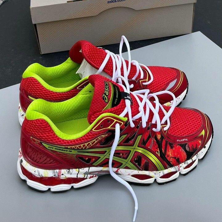 Chaussures de course Asics colorées