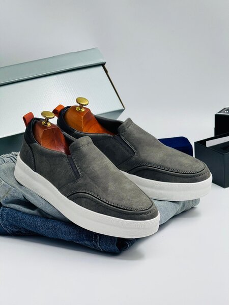 TIMBERLAND GREY AND WHITE