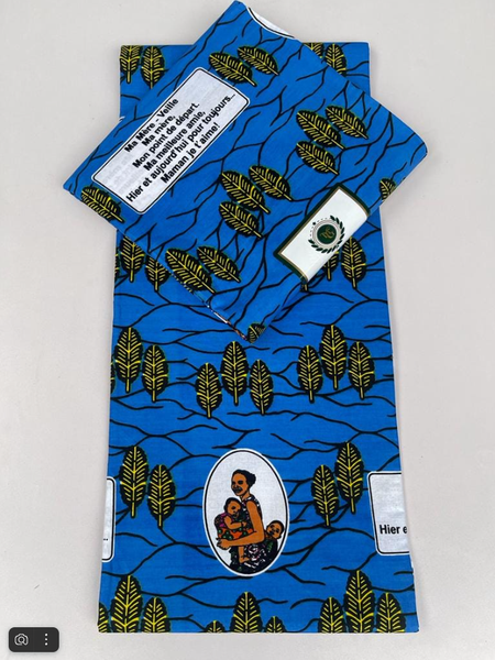 Tissu bleu avec des feuilles