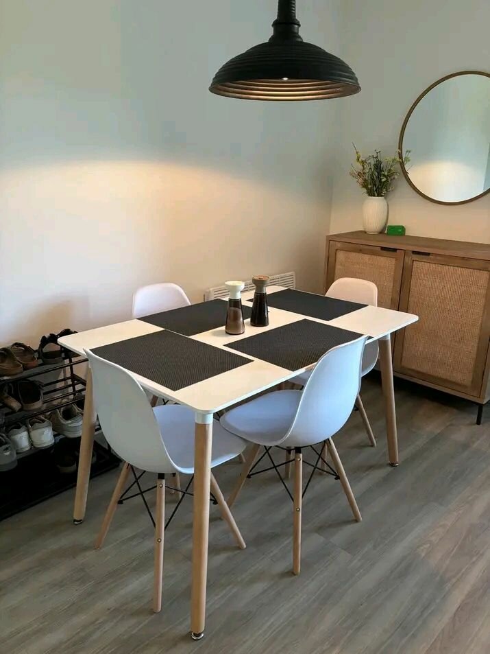 Table à manger moderne