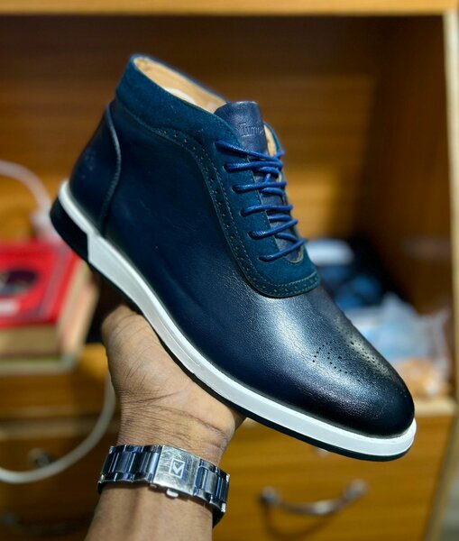 Chaussures montantes en cuir élégant