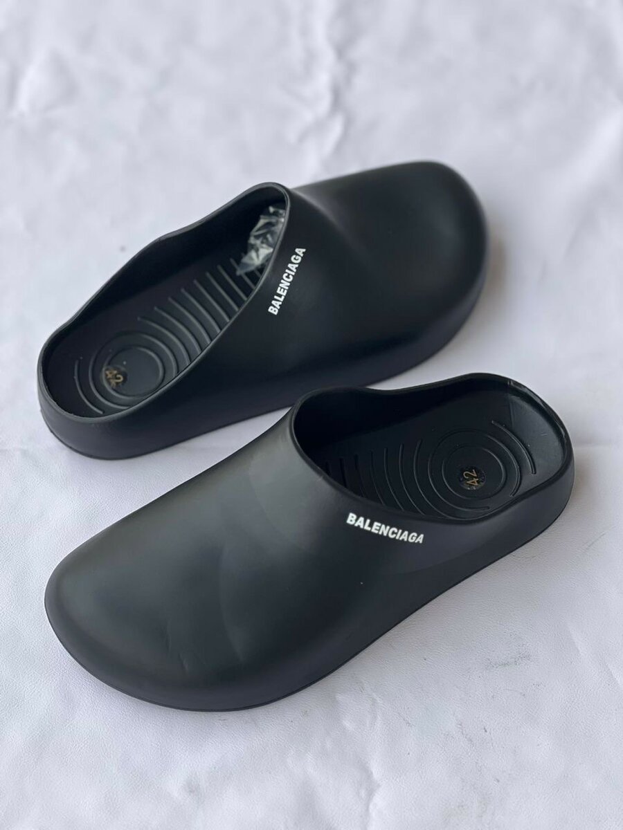 BALENCIAGA FASHION WEAR