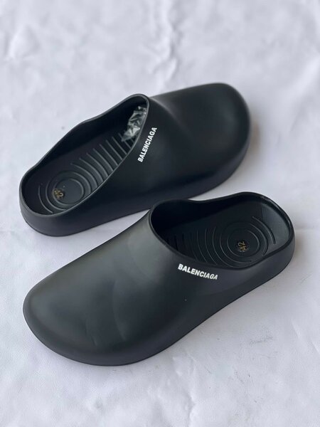 BALENCIAGA FASHION WEAR