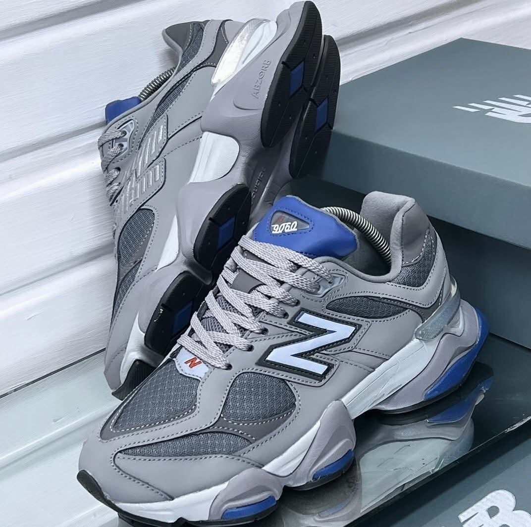 Baskets de sport gris élégantes