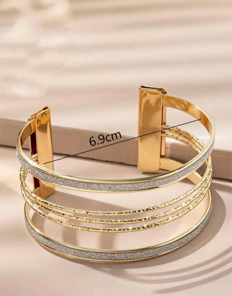 Fashionable European Style Bracelet.