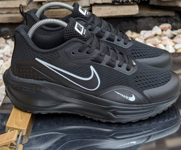 Nike structure trainers