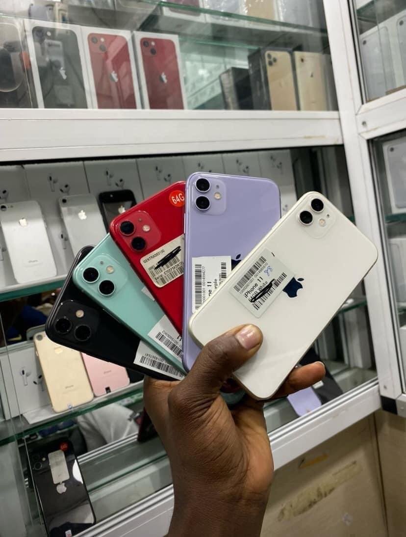 iPhone 11 64gb casi neuf