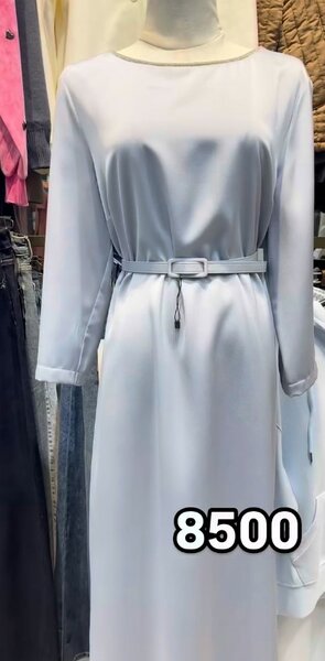 Стильное белое платье