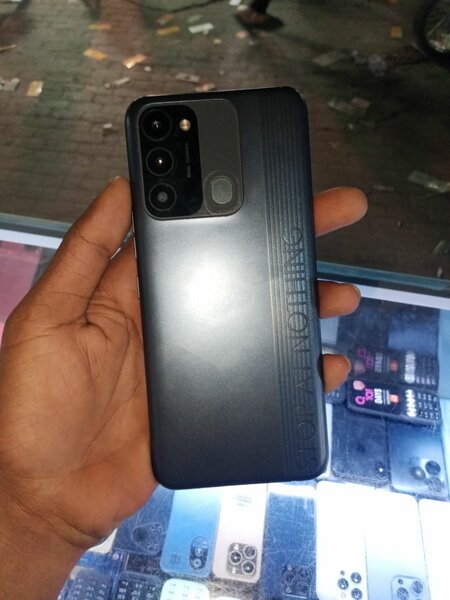 Tecno spark8c