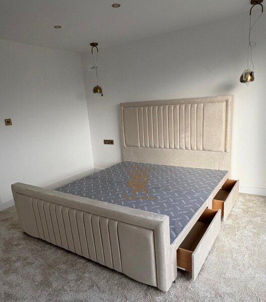 Lit double moderne avec tiroirs