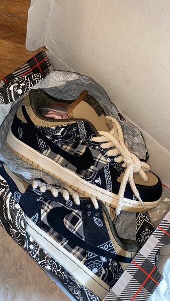 SB DUNK LOW CACTUS