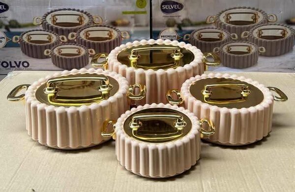 Ensemble de casseroles en céramique