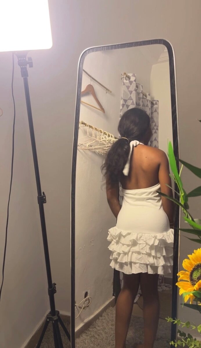 Robe blanche à volants