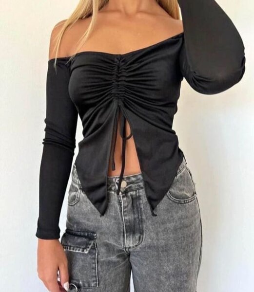 Haut à épaules dénudées élégant