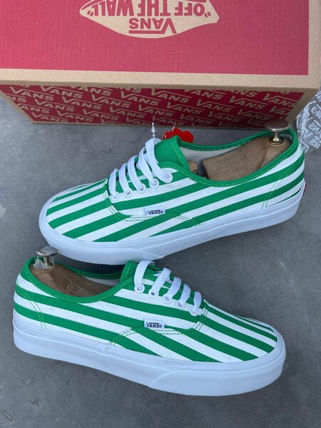 Vans school