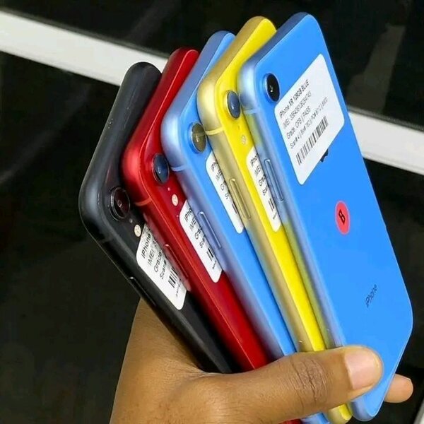iPhone XR Couleurs Vives