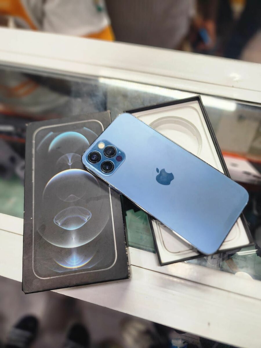 12 pro 128giga tout passe