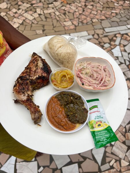 1/4 de poulet braisé +1 Attiek