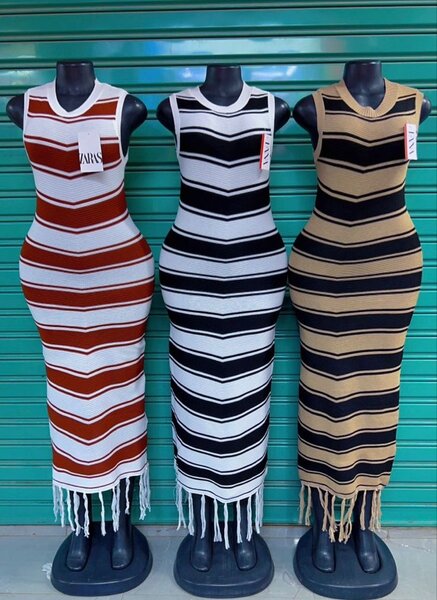 Robe moulante longue rayée