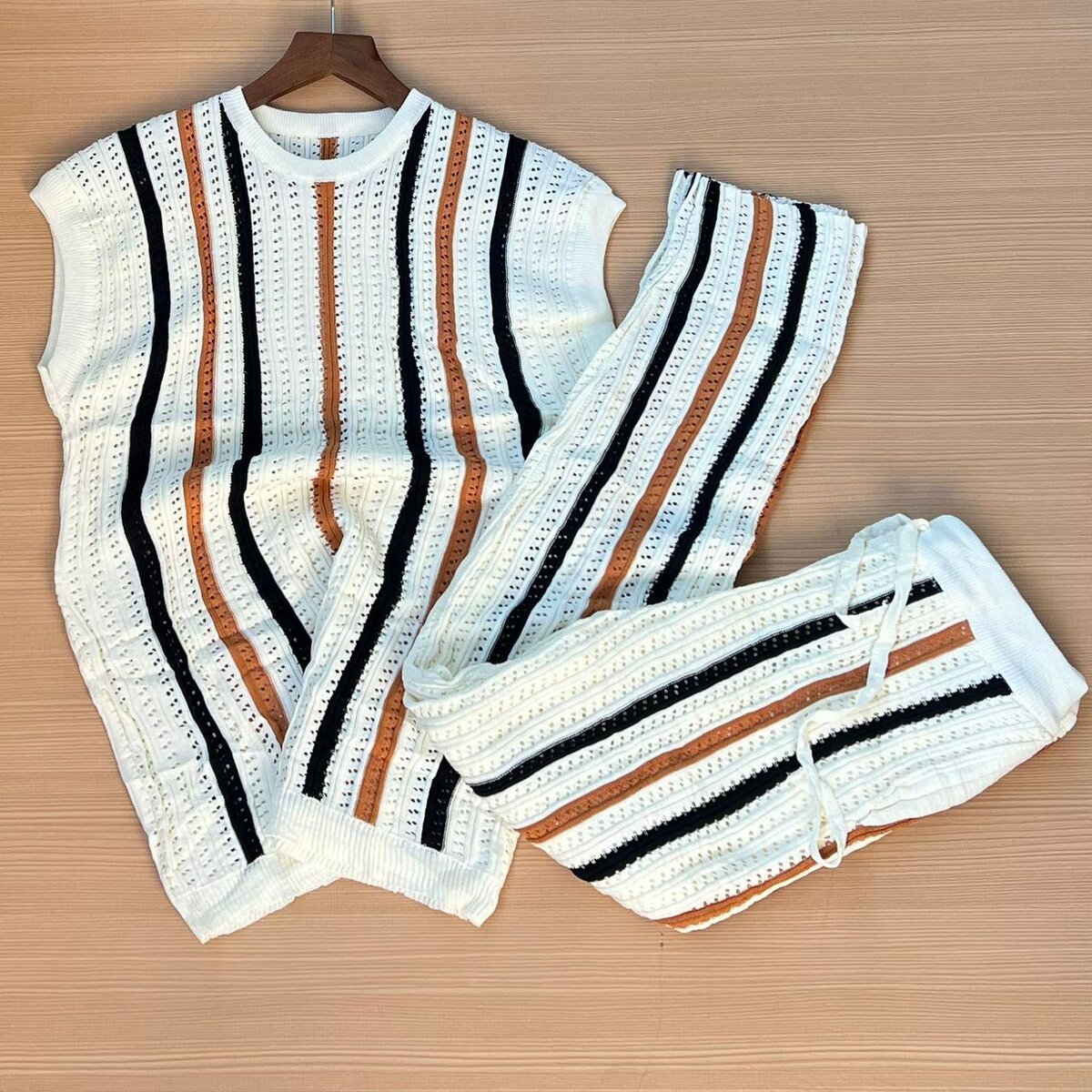 Fashion Top And Down