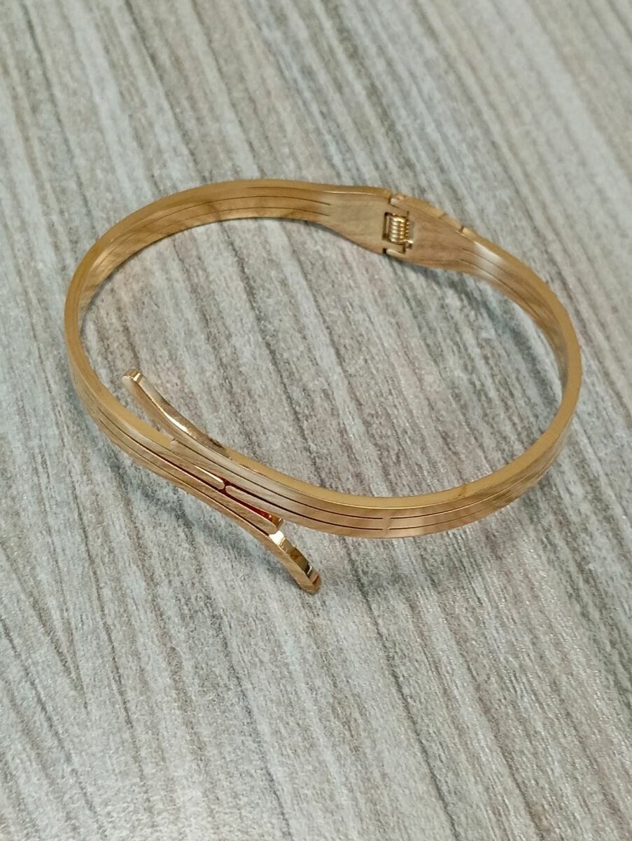 Bracelet doré élégant
